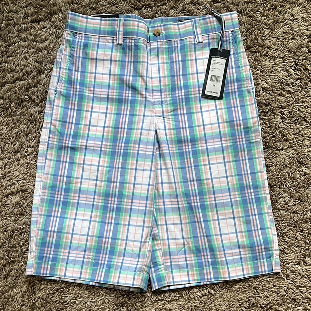 Vineyard vines plaid break short